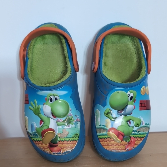 Crocs Fun Lab Super Mario Yoshi Lined Clogs Shoes - Picture 1 of 6